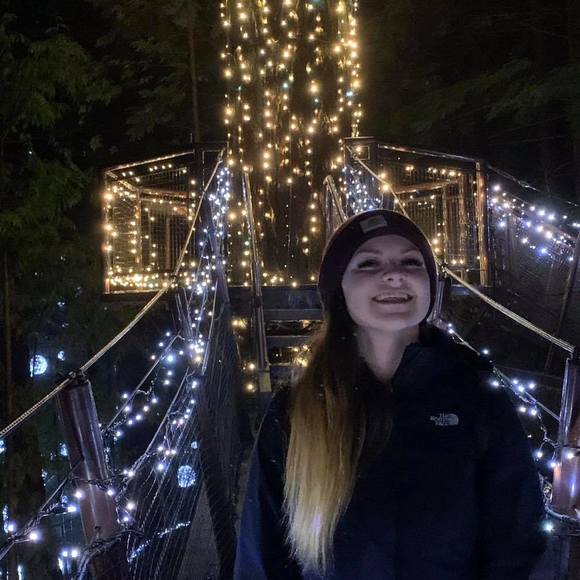 Meet your Posher, Mikayla - Picture 1 of 1